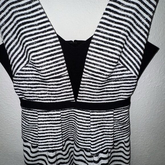 BCBGMaxazria Open Back Piper Mini Dress Black/Off White Holiday Womens 6 New - Picture 2 of 7